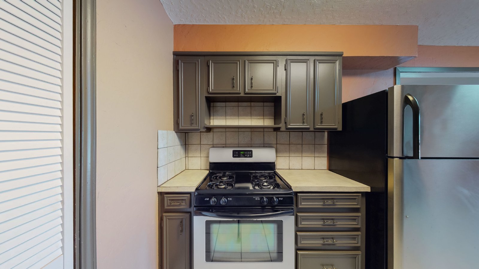 2104 Elmwood Drive property image