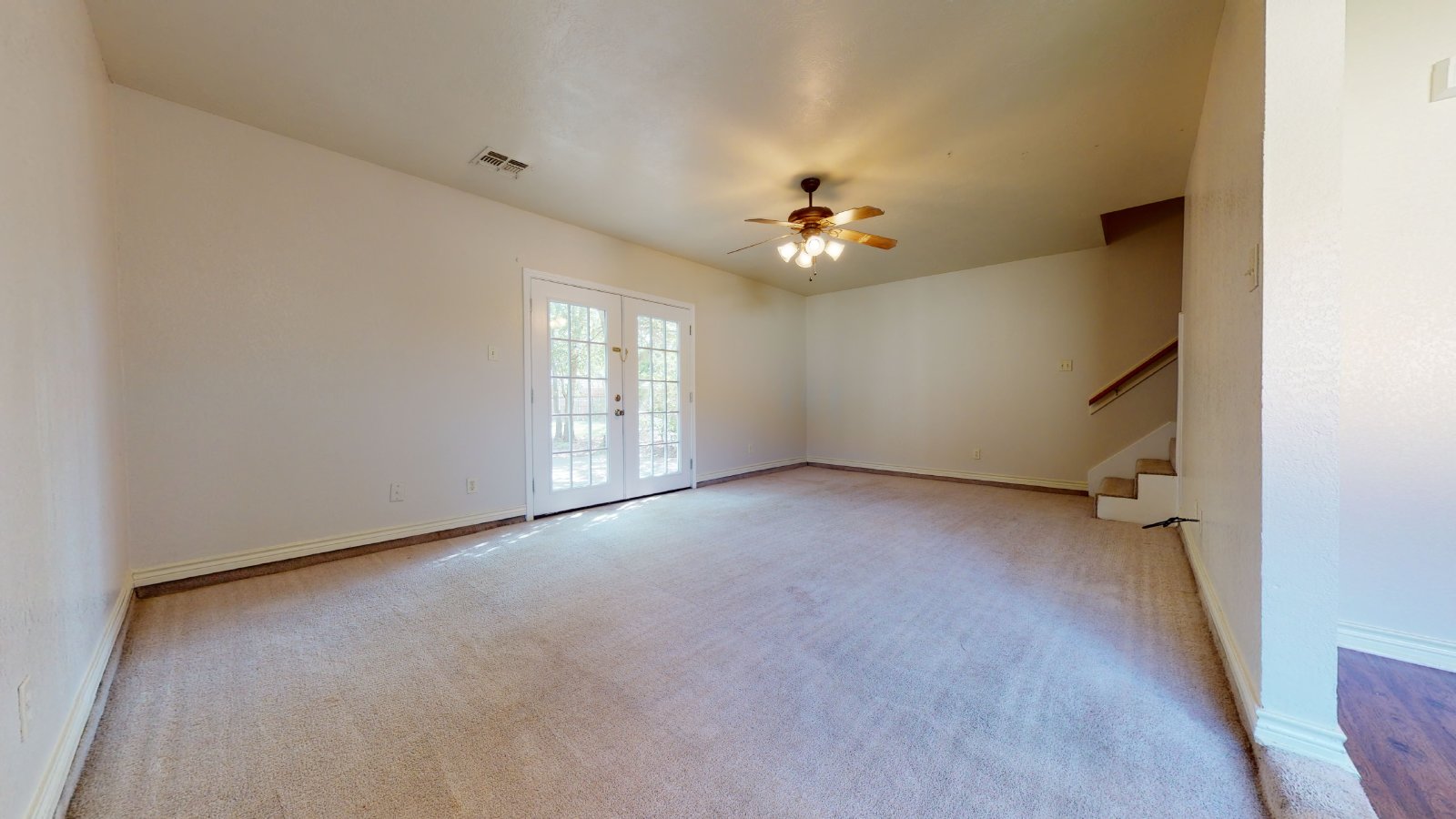 1 property image