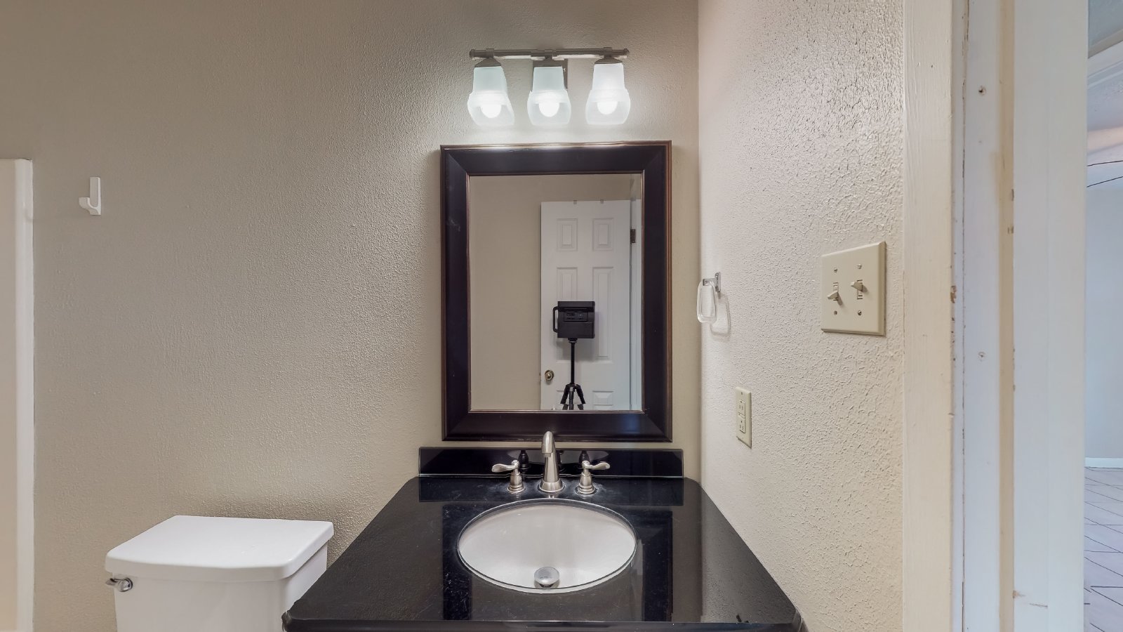 1002 Hardwood Lane property image