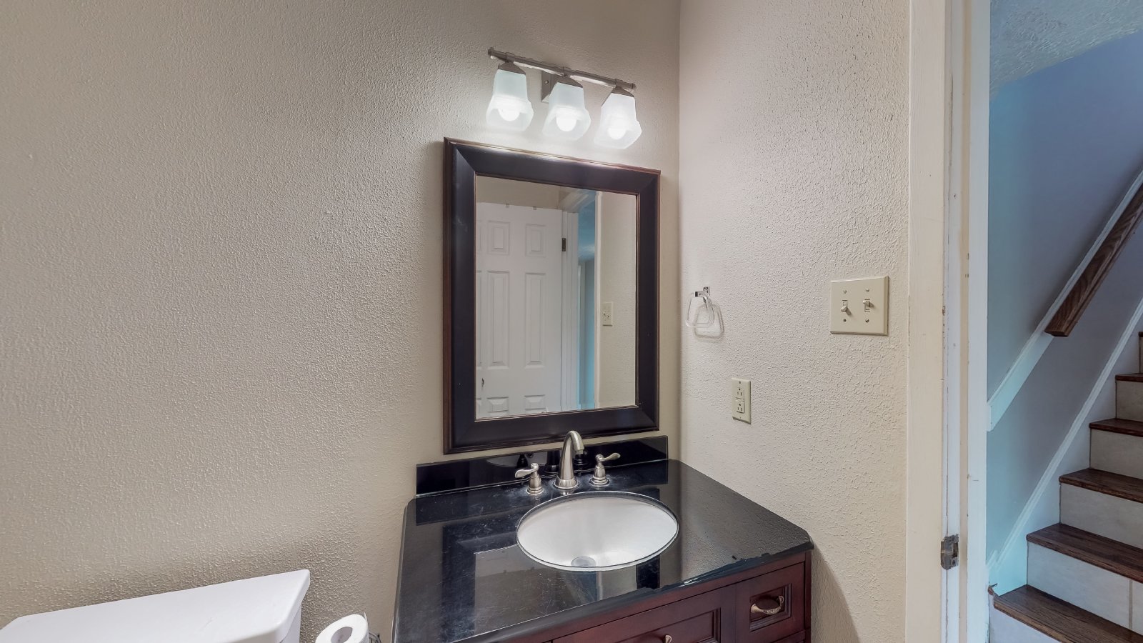 1002 Hardwood Lane property image