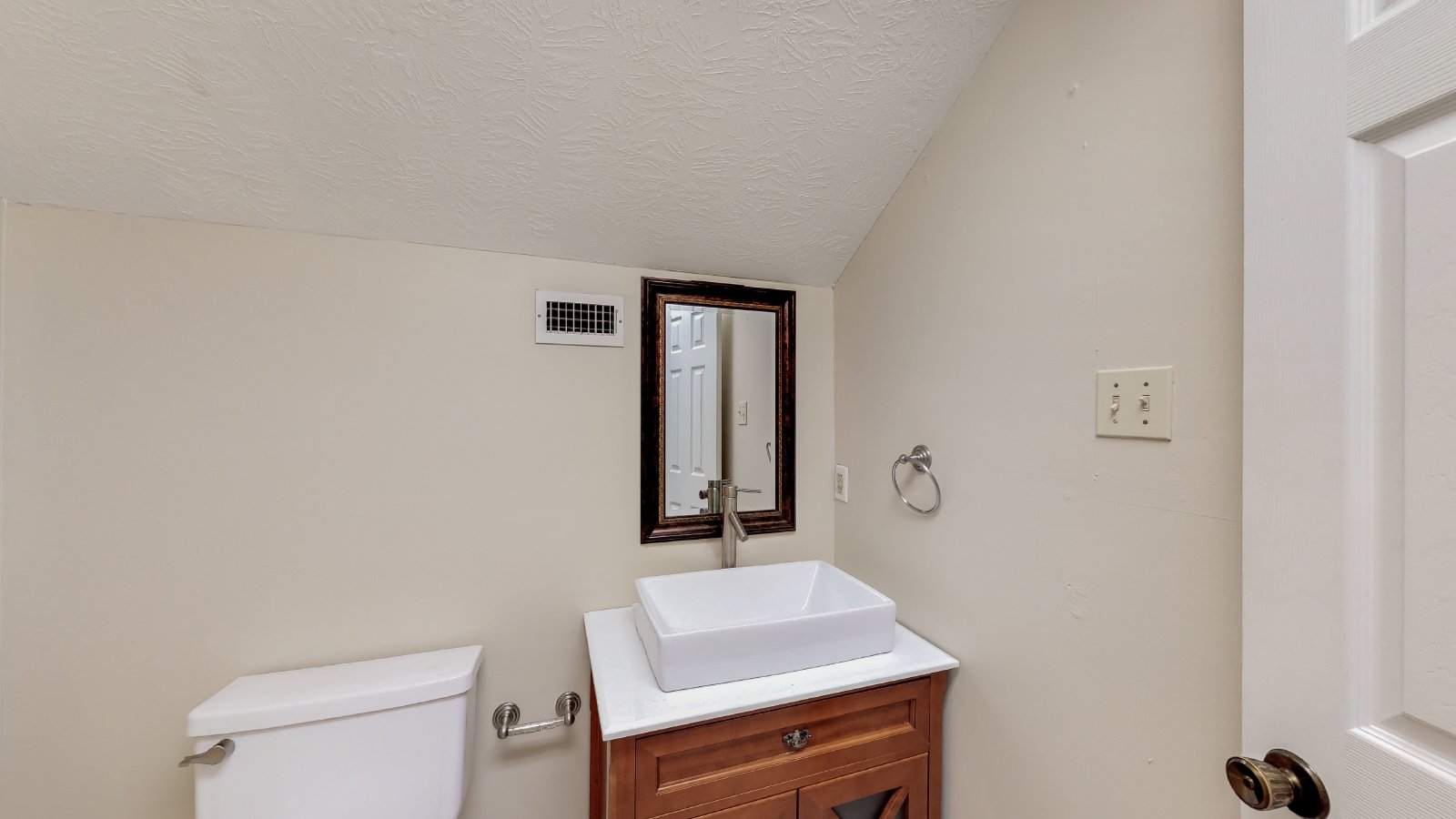 1002 Hardwood Lane property image