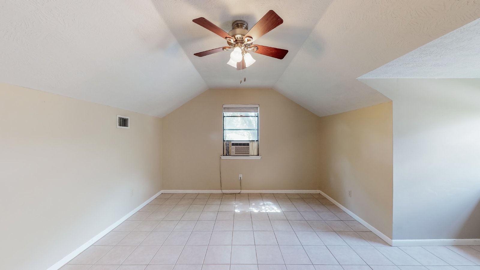 1002 Hardwood Lane property image