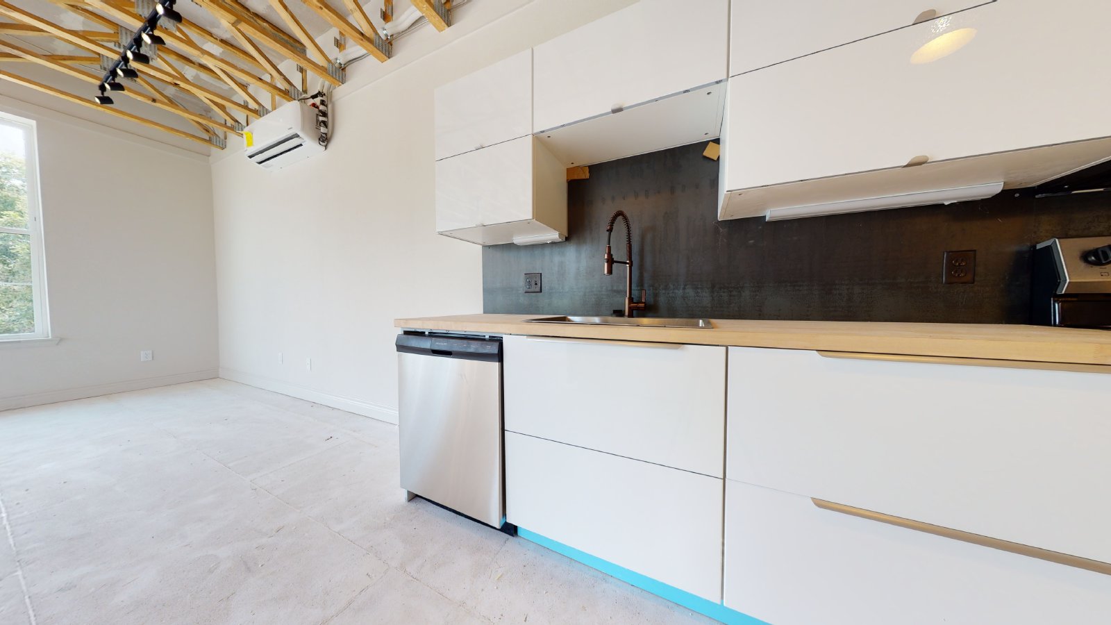 305 W 27th Street, Suite 228 property image