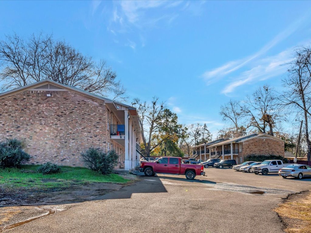 NEW MOVE IN SPECIAL! REDUCED RATE! property image