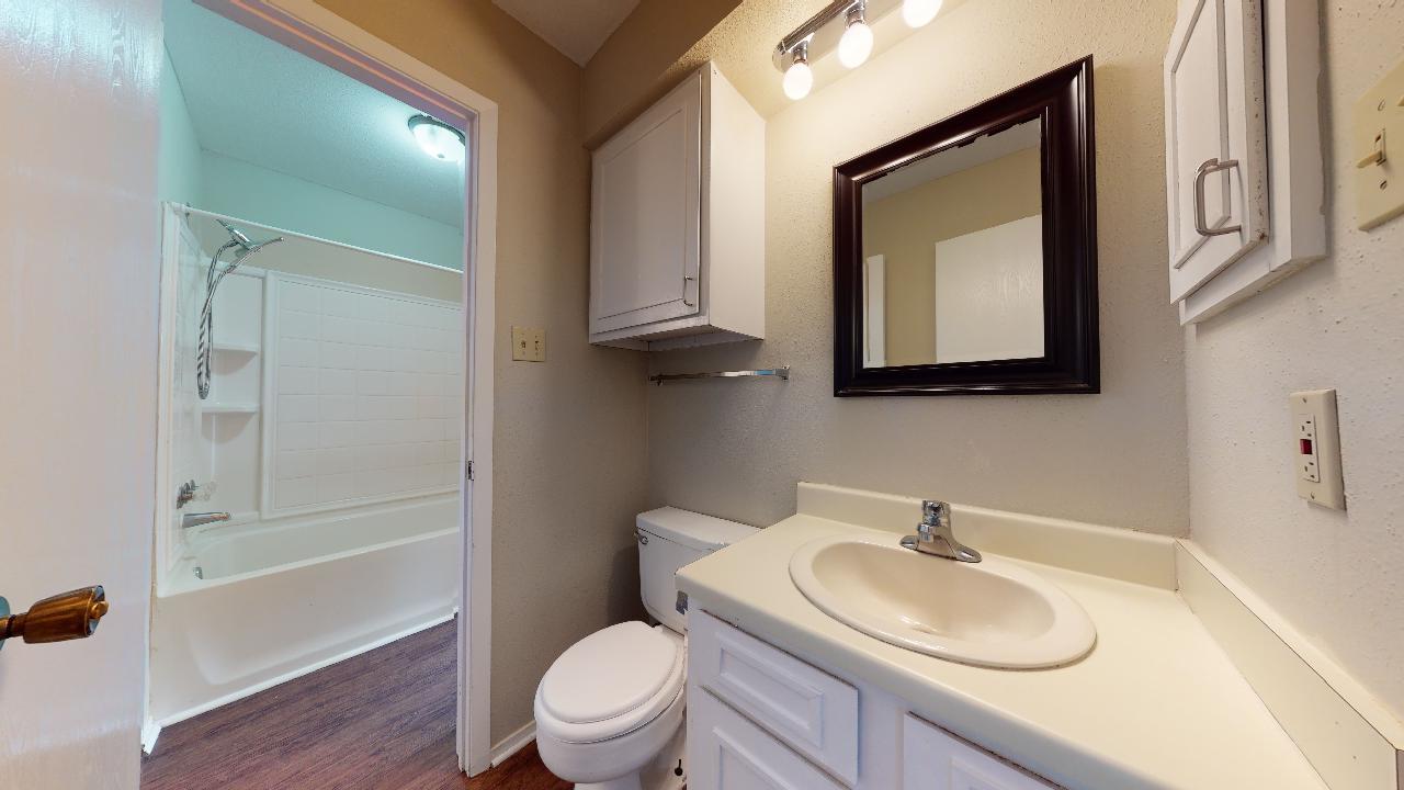 Unit D property image