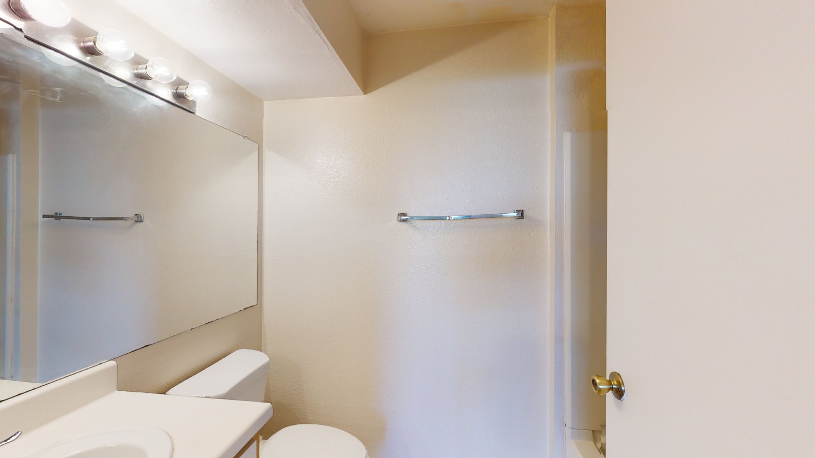 Suite C property image