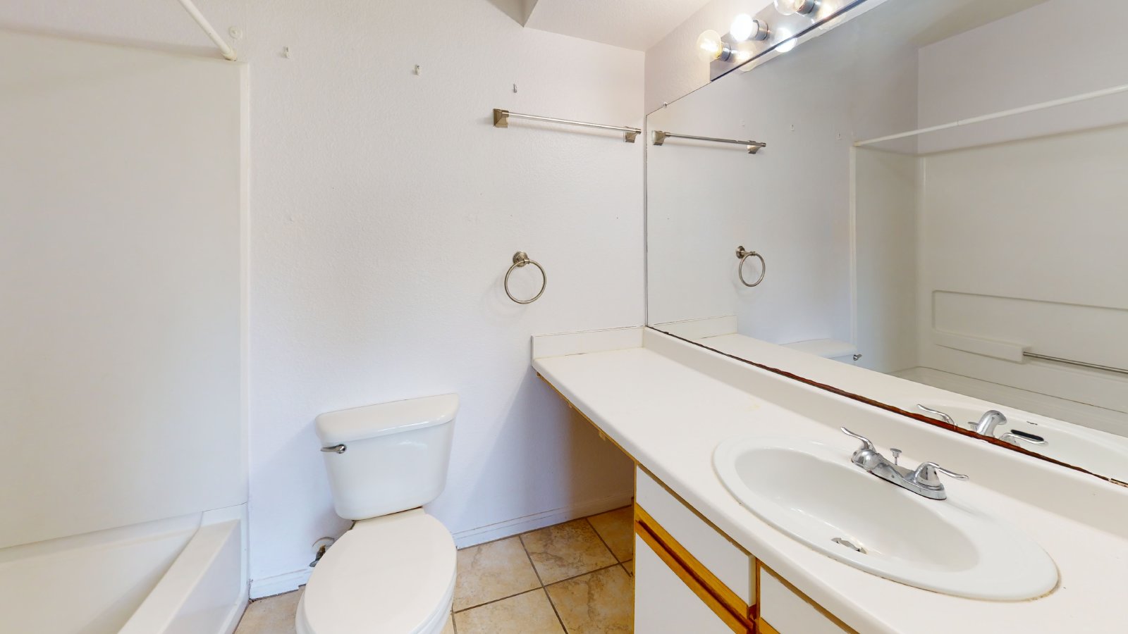 Suite C property image