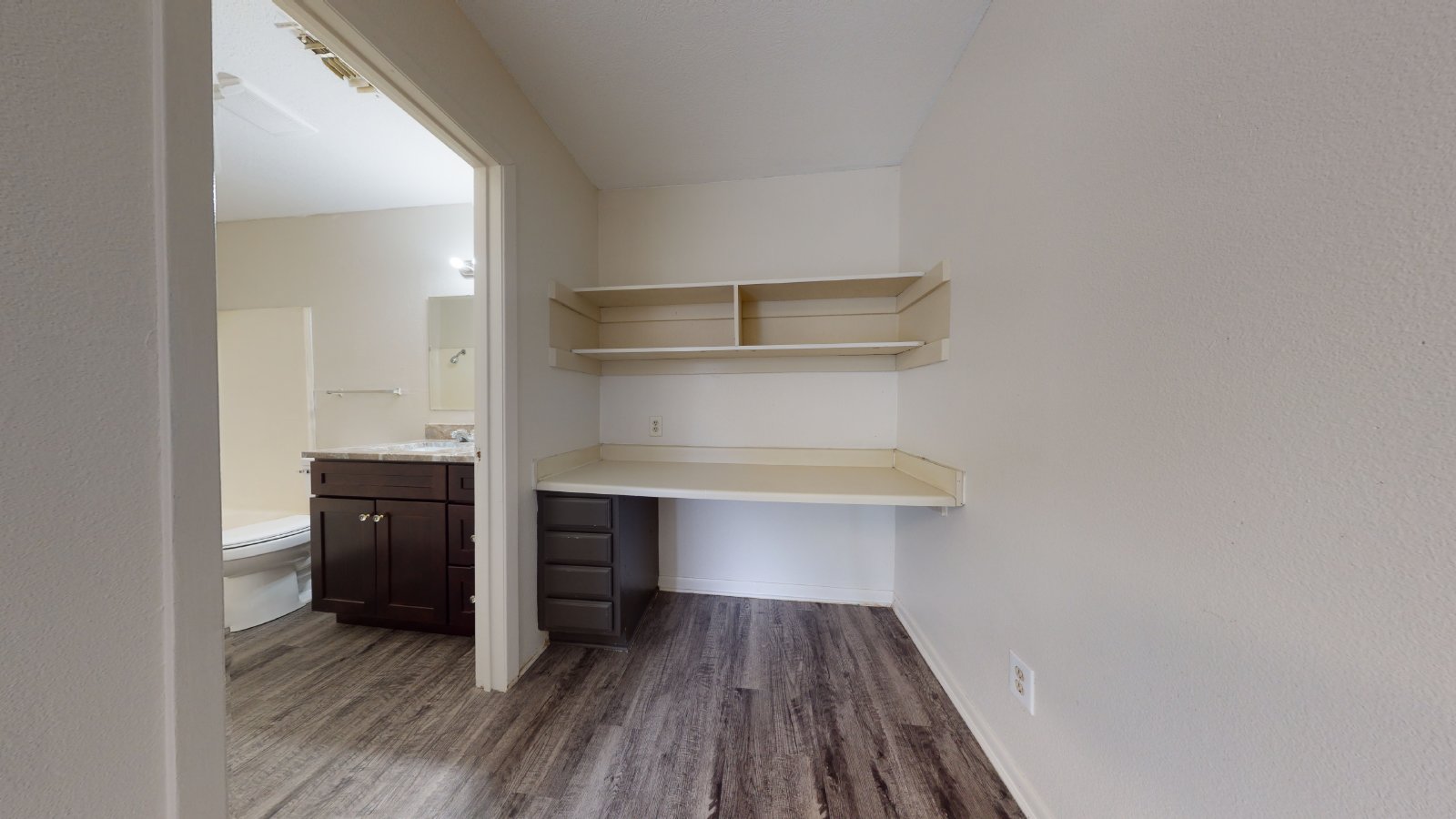 725 Peppertree Dr Apt 23 property image