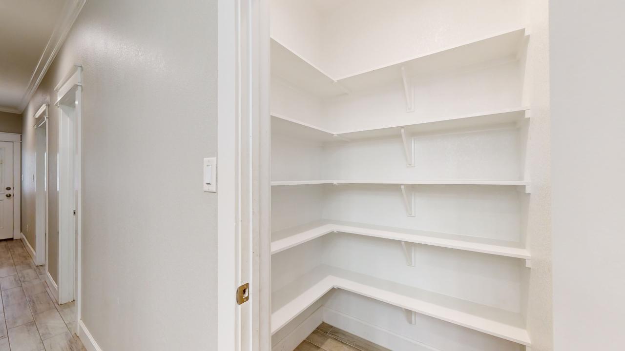513 Kubin property image