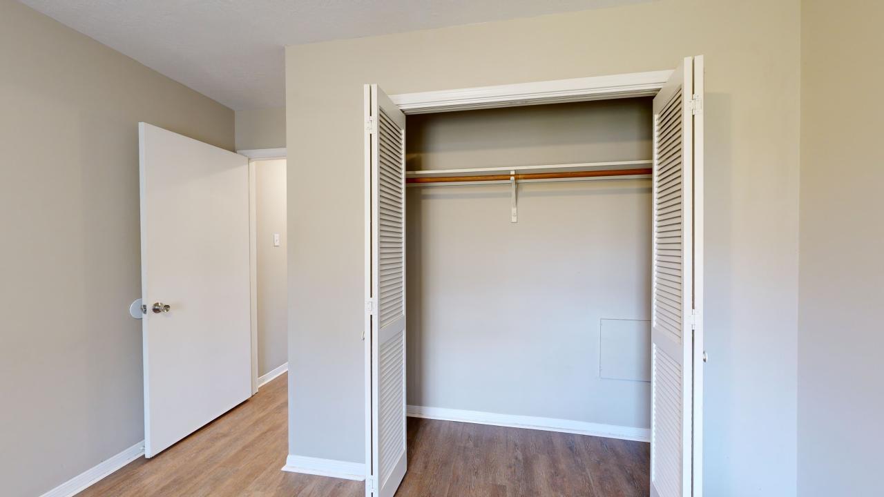 1915 Woodsman Dr property image