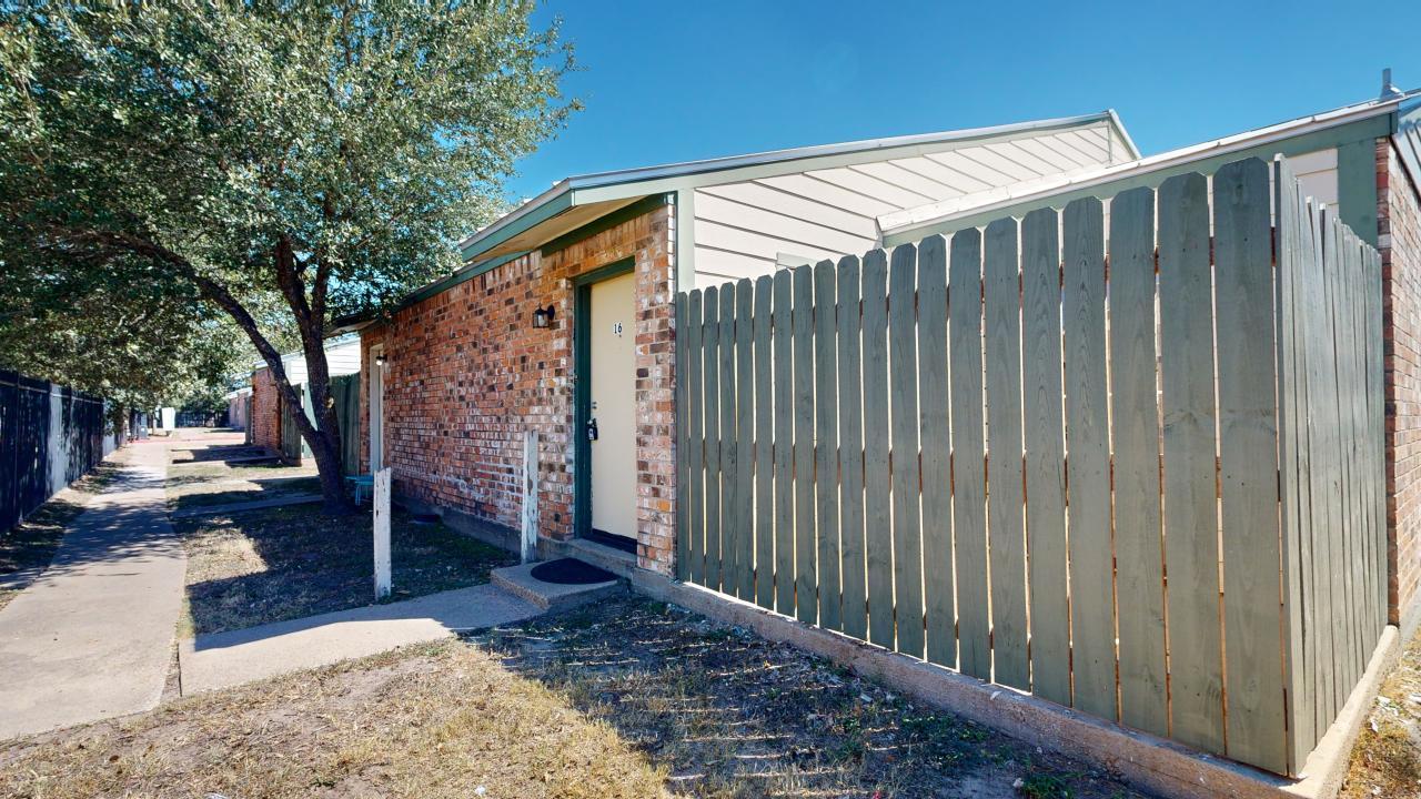 725 Peppertree Dr Apt 16 property image