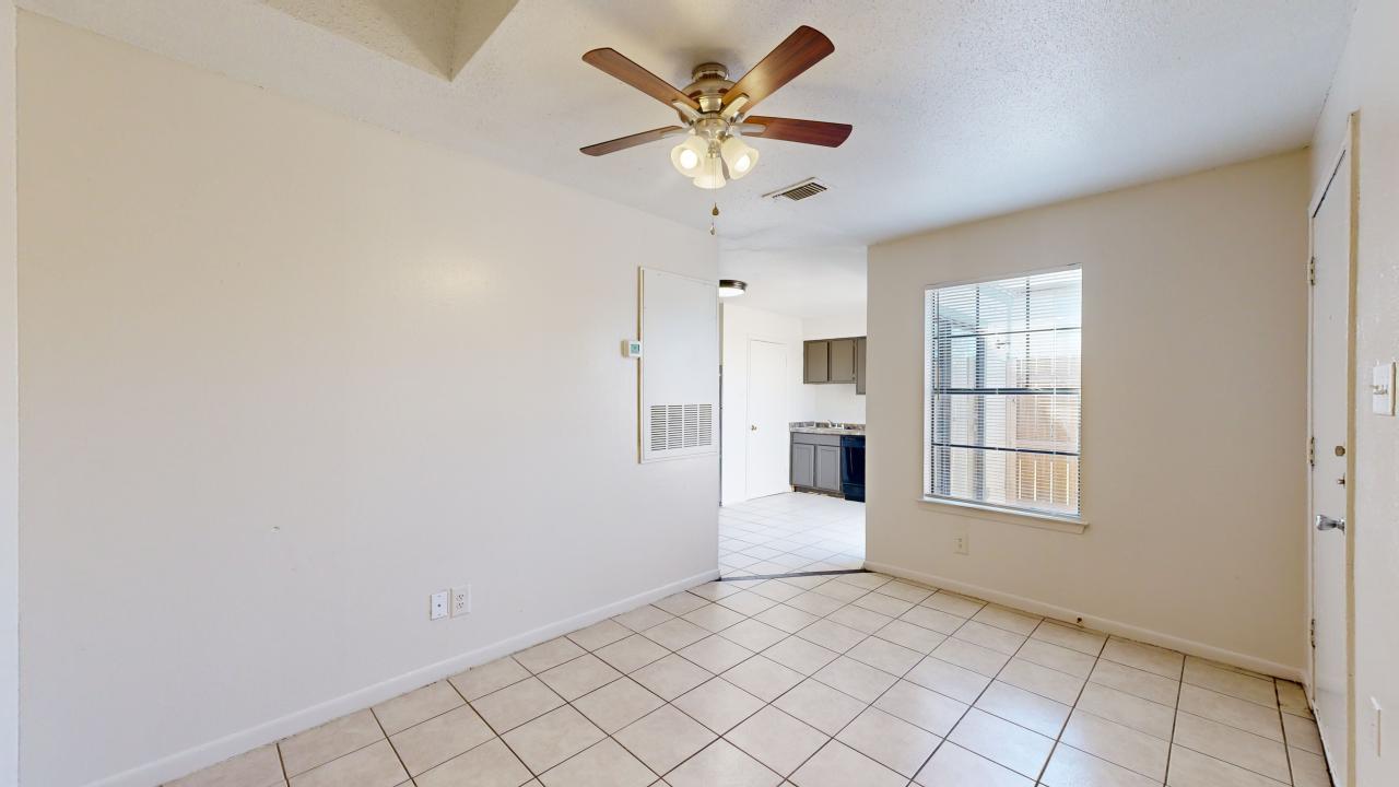 725 Peppertree Dr Apt 16 property image