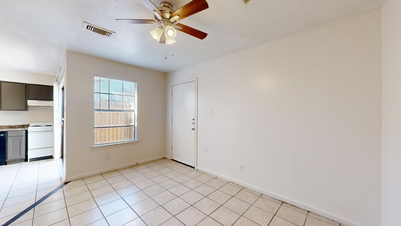 725 Peppertree Dr Apt 16 property image