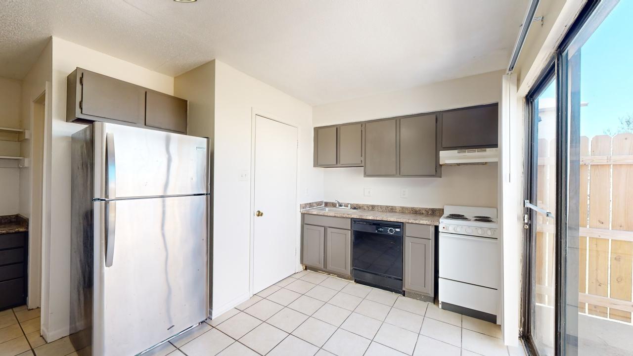 725 Peppertree Dr Apt 16 property image