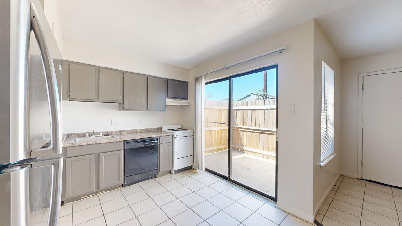 725 Peppertree Dr Apt 16 property image