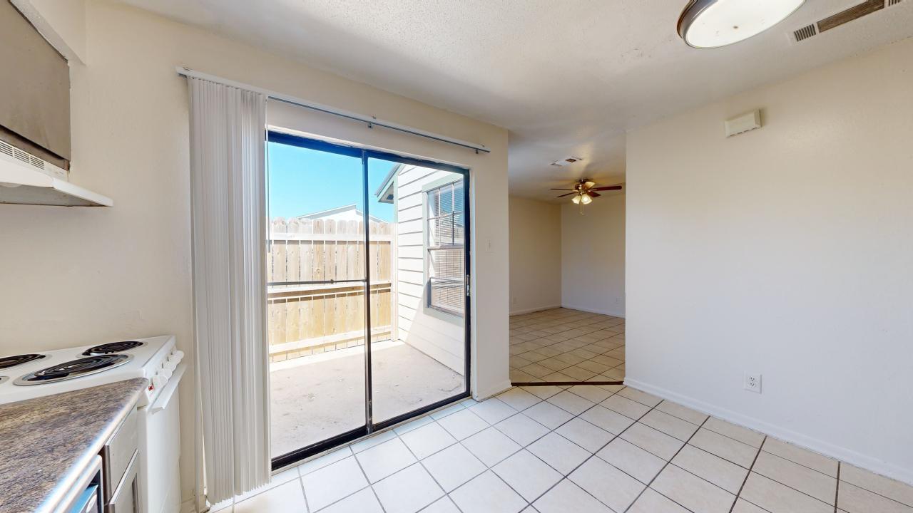 725 Peppertree Dr Apt 16 property image