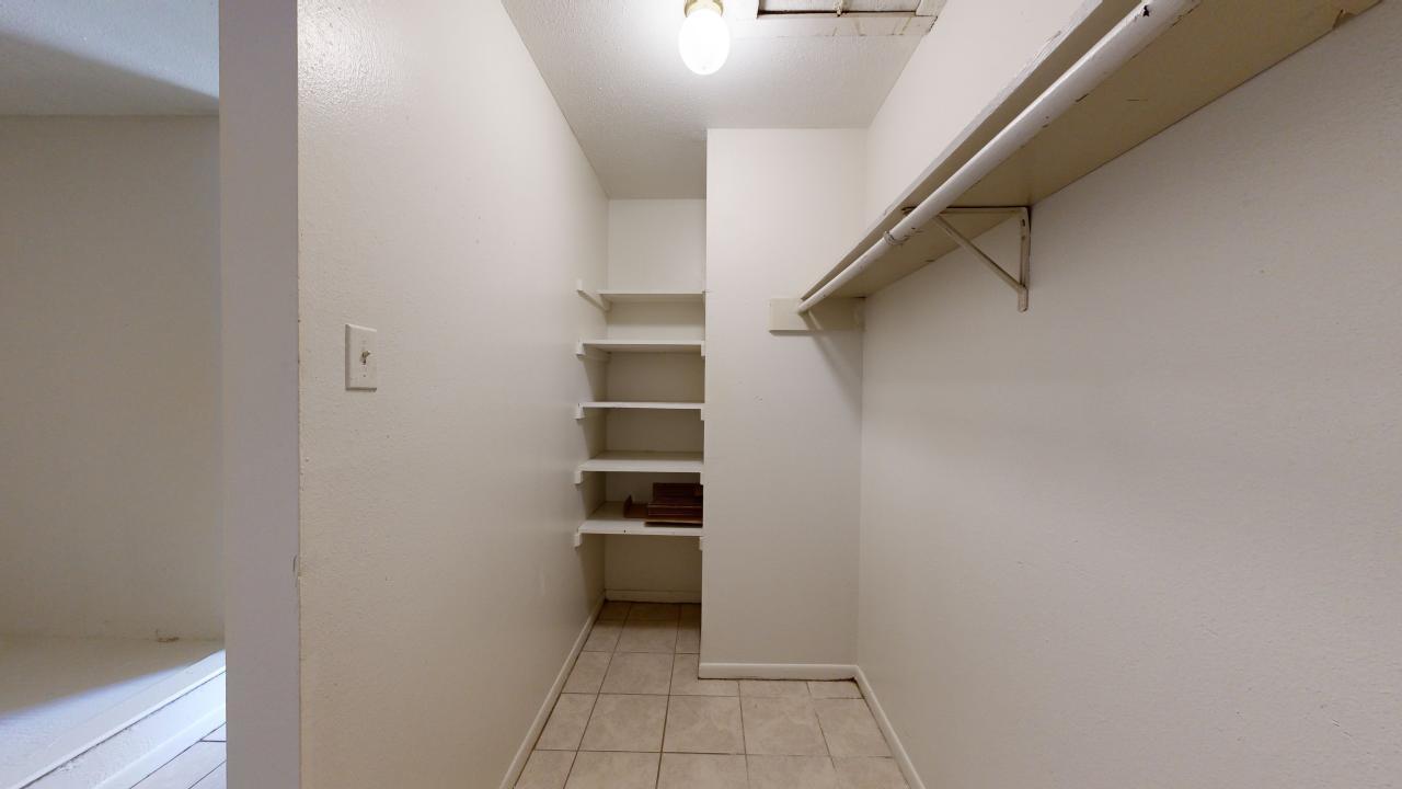 725 Peppertree Dr Apt 16 property image