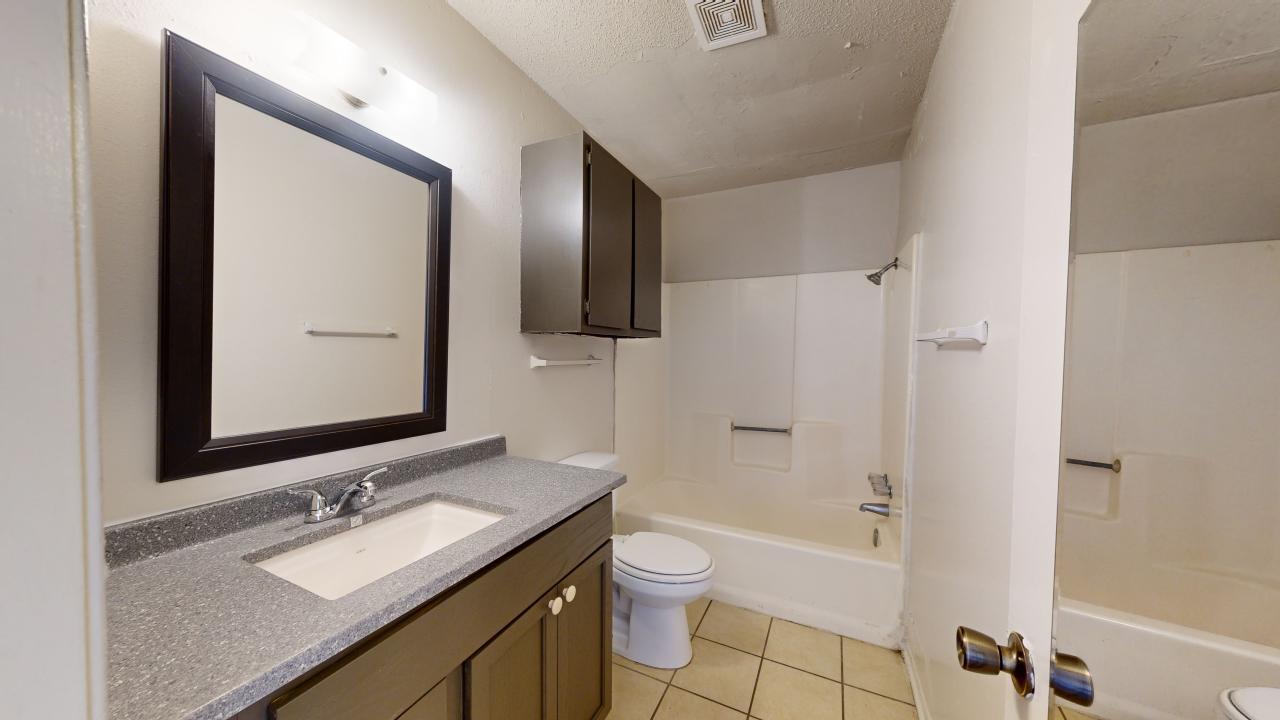 725 Peppertree Dr Apt 16 property image