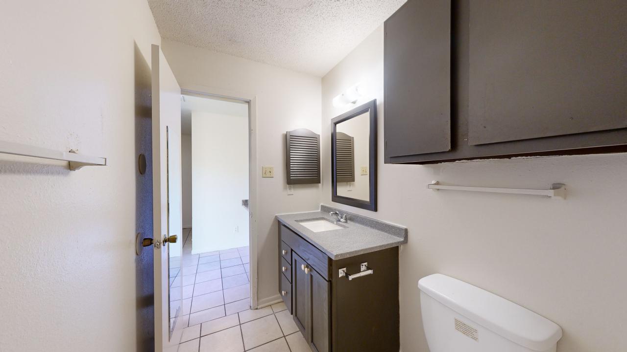 725 Peppertree Dr Apt 16 property image