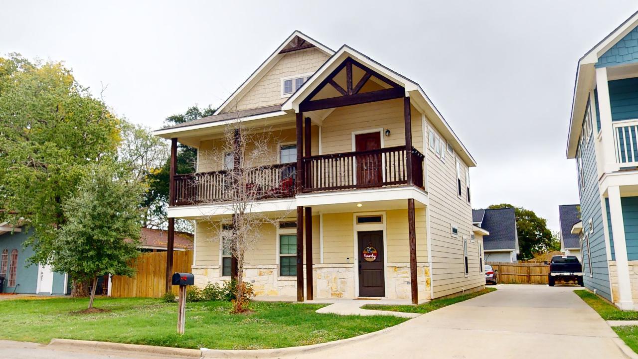 124B Richards St. property image