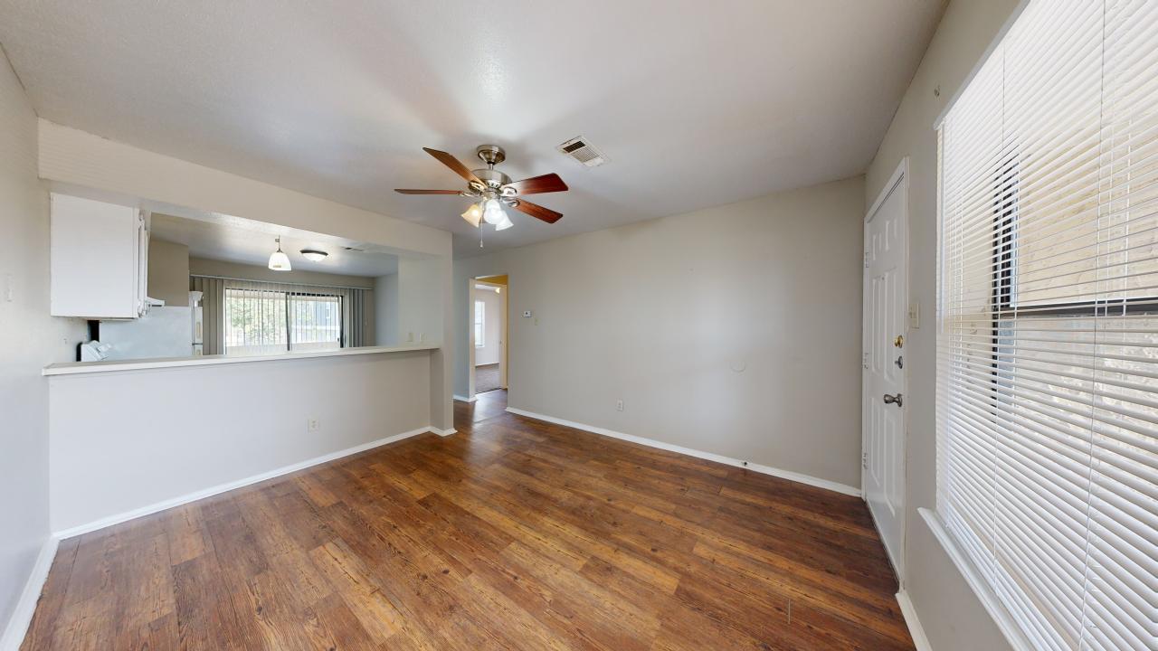 301 Manuel Unit D property image