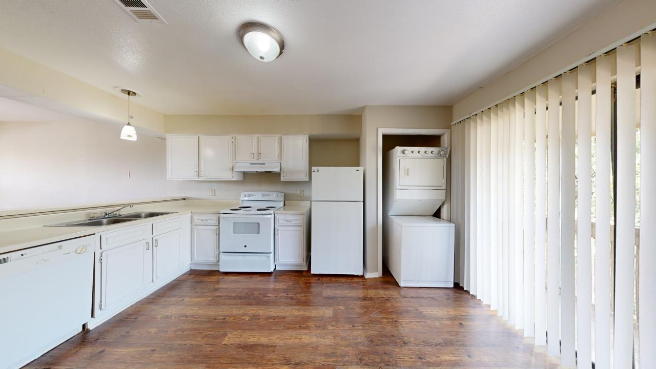 301 Manuel Unit D property image