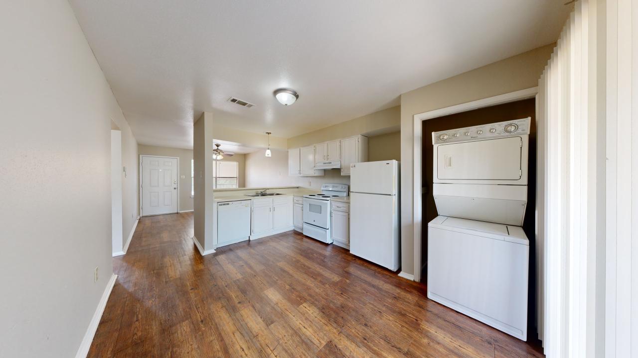 301 Manuel Unit D property image