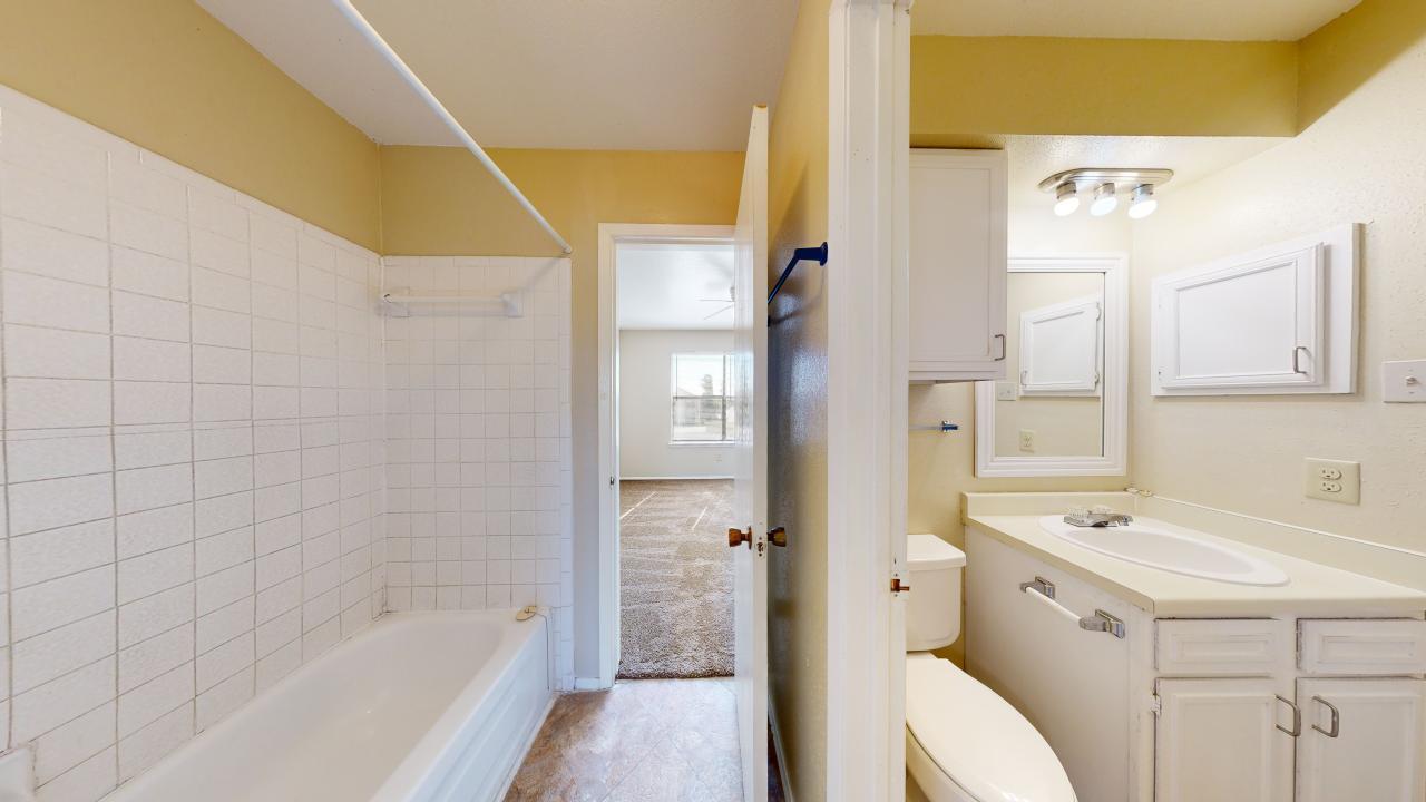 301 Manuel Unit D property image