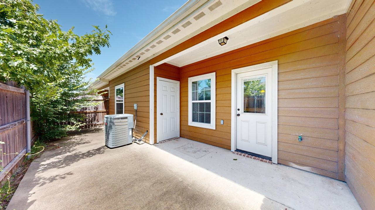 301 SW PKWY 341 property image