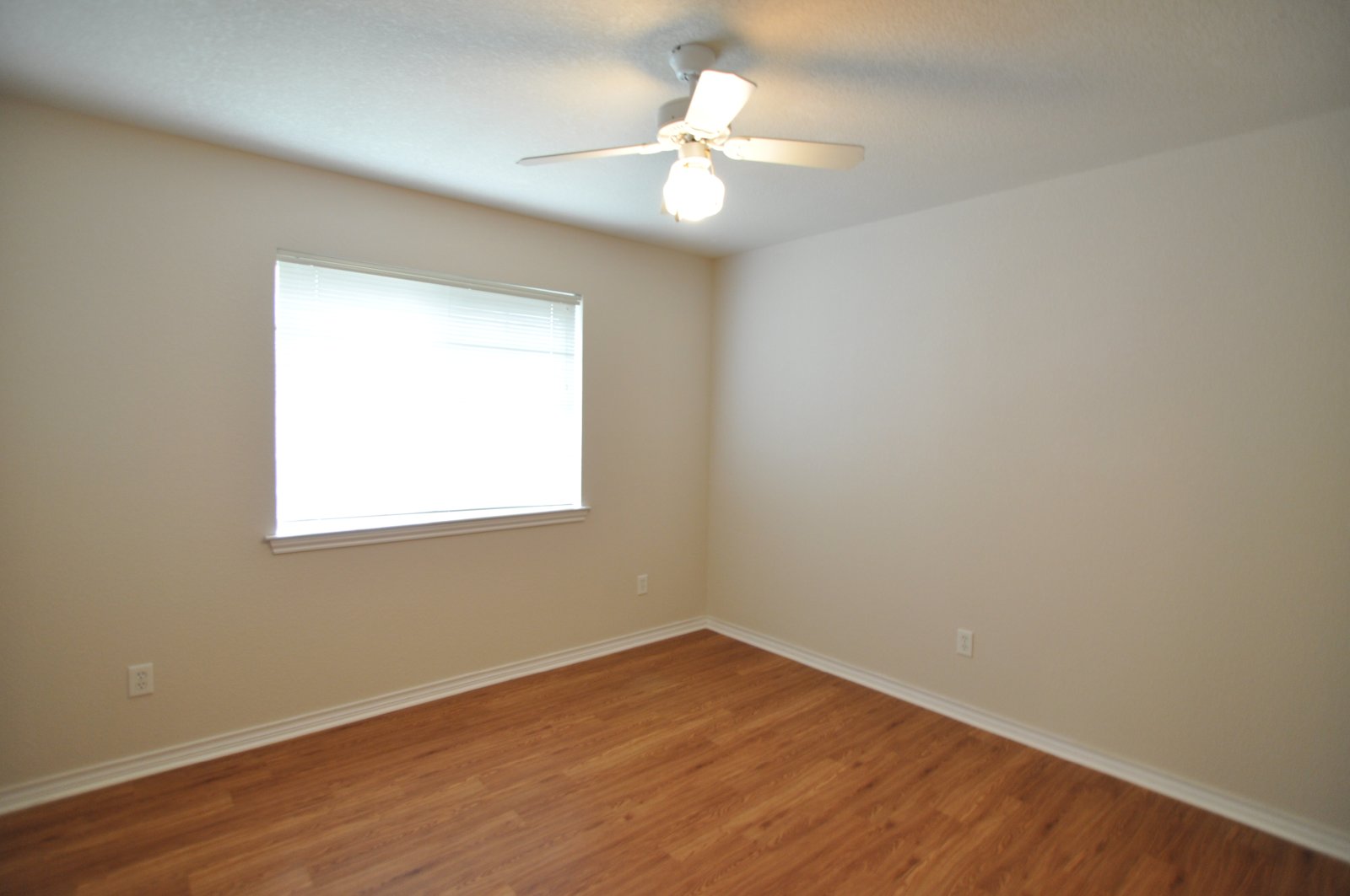 926 Crepe Myrtle Street property image