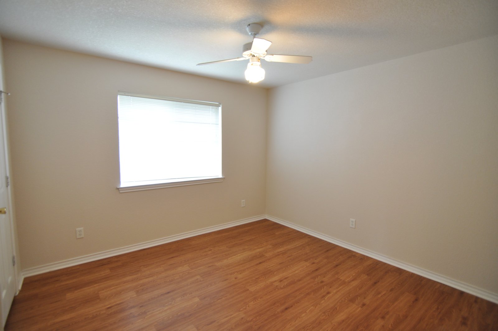 926 Crepe Myrtle Street property image