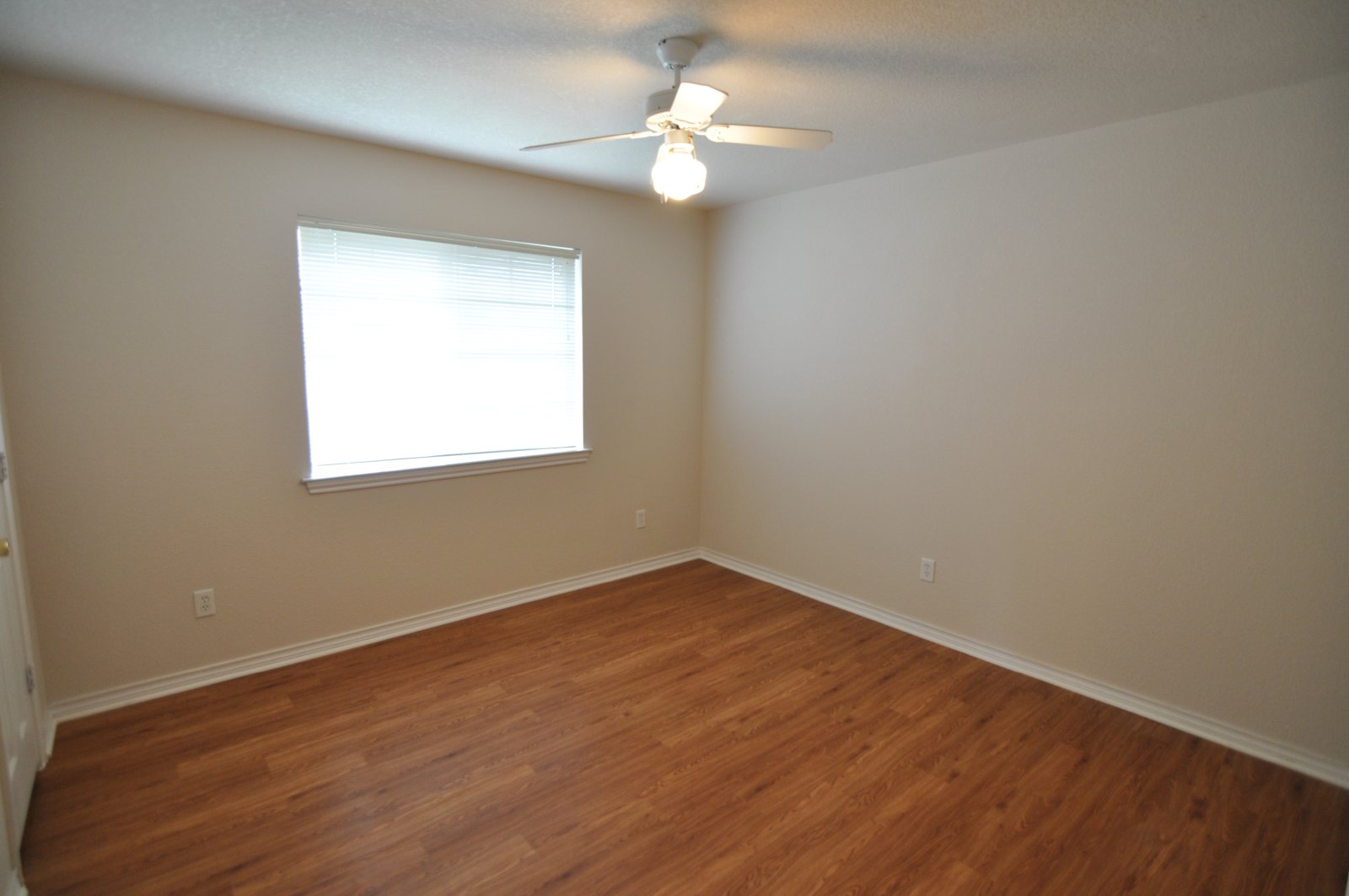 926 Crepe Myrtle Street property image