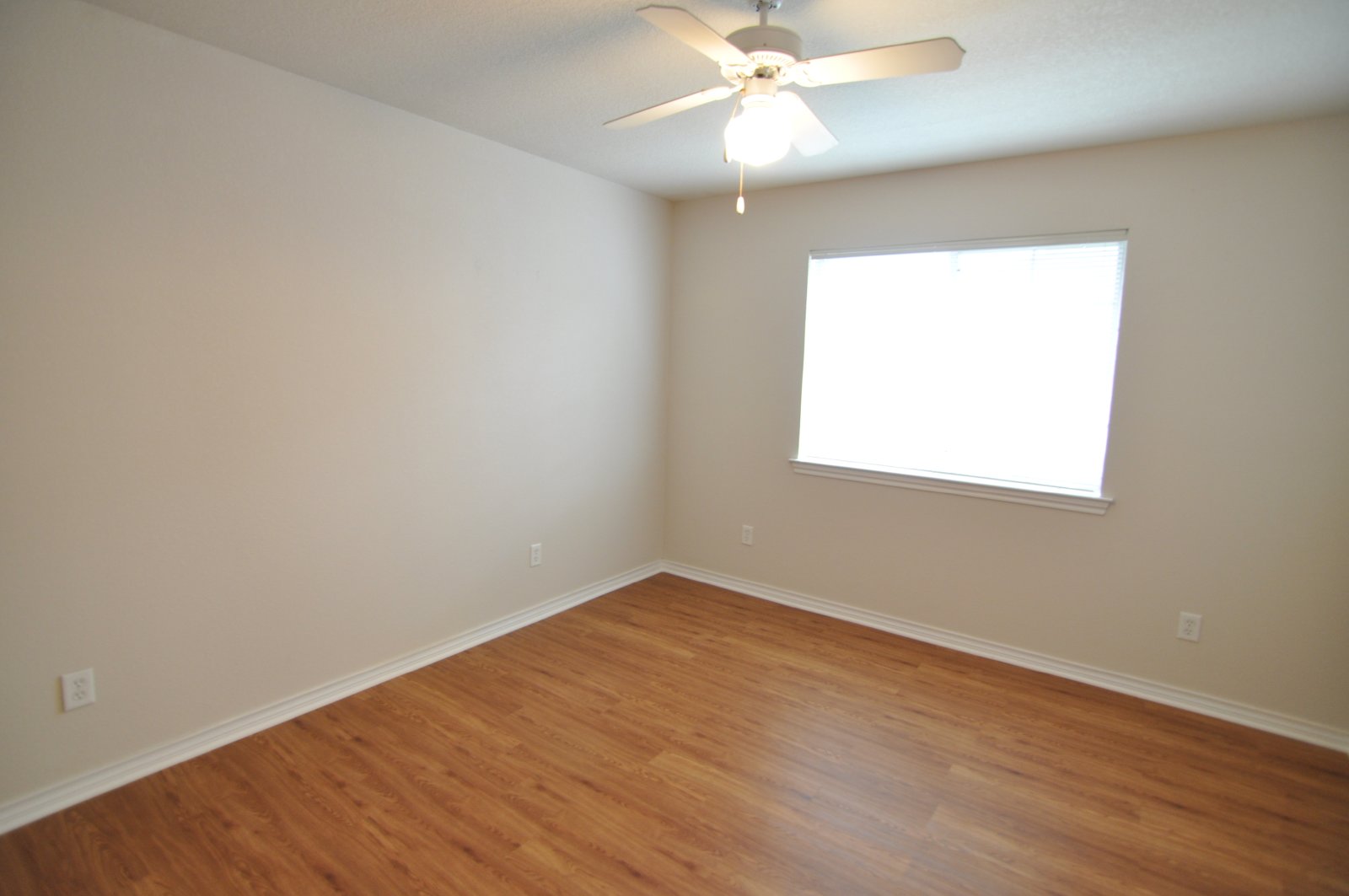 926 Crepe Myrtle Street property image