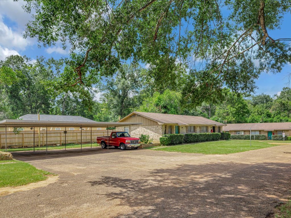 NEWLY REMODELED! MOVE IN TODAY! property image