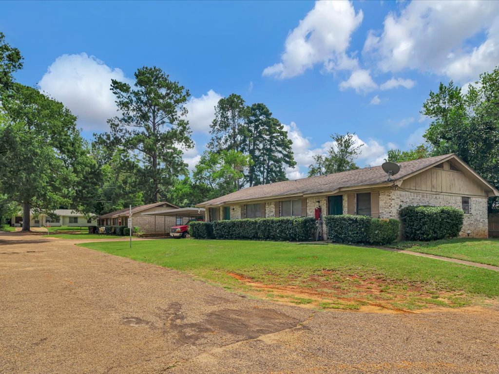 NEWLY REMODELED! MOVE IN TODAY! property image